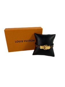 Louis Vuitton monogram Fasten your LV bracelet 19